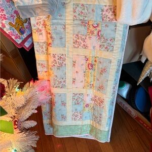 Floral Patchwork Quilt 2 baby quilt new